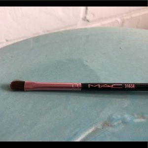 MAC cosmetics 316SE brush- new